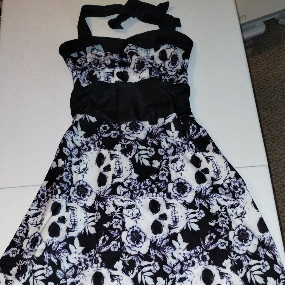 Zeagoo Halter style skull dress Size Small